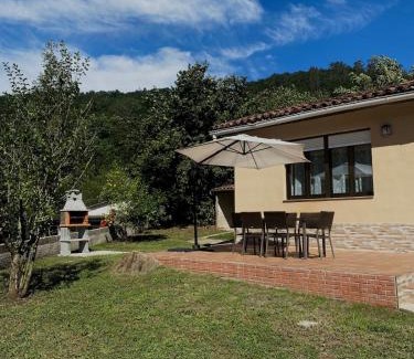 Luena House | Casa con jardín en la montaña de los valles pasiegos