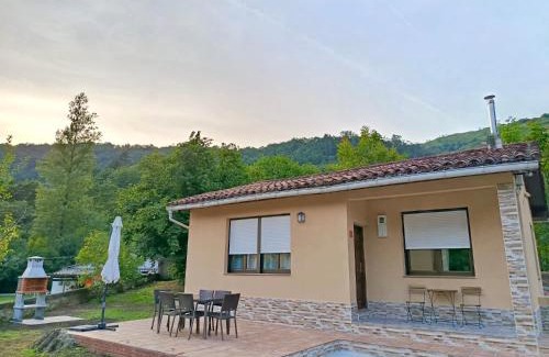 Luena House | Casa con jardín en la montaña de los valles pasiegos