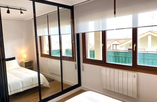 Mogro Apartment | Casa con jardin a 2 min playa, garaje privado