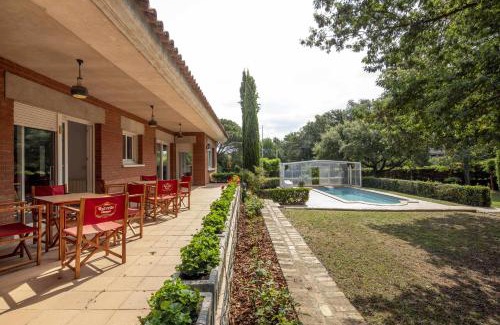 Vilobi d'Onyar Ski Chalet | Casa con piscina en Vilobí dOnyar
