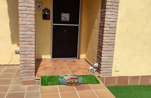 Albinyana House | Casa con Piscina Entre Viñedos