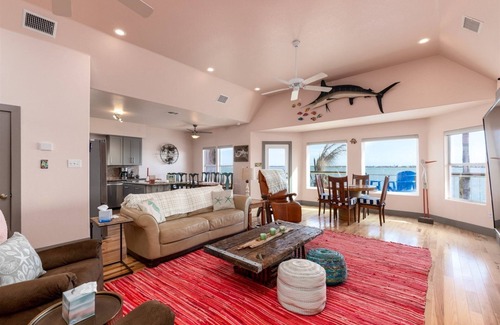 Rockport House | Casa Copano | Pet-Friendly + Dock!