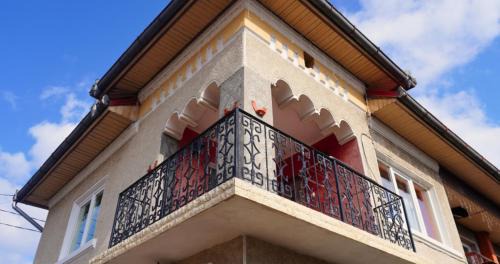 Calimanesti House | Casa Coralis