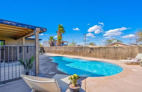 Tucson House | Casa Cozy 4 BR House with Backyard Oasis & Pool