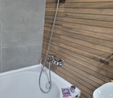 Tractorul Apartment | Casa cu lavanda