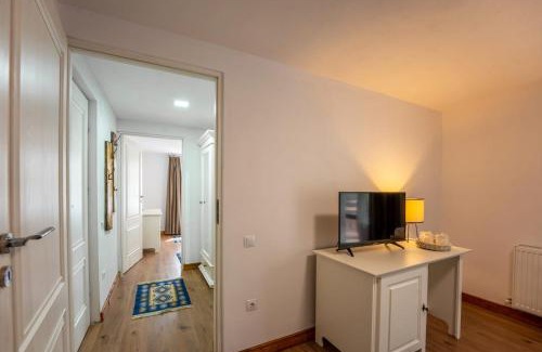 Sighisoara Bed & Breakfast | Casa cu Prispa