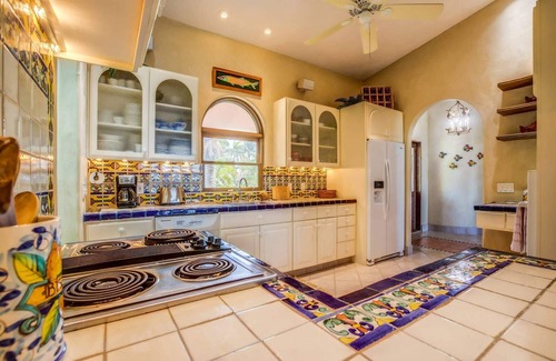 Cudjoe Gardens House | Casa Cudjoe: Tropical Canal Front Retreat on Cudjoe Key, Dockage, Boater's Paradise & Dog-Friendly!
