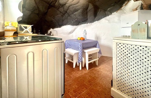 Valverde Cottage | Casa Cueva en primera linea de Mar, con barbacoa