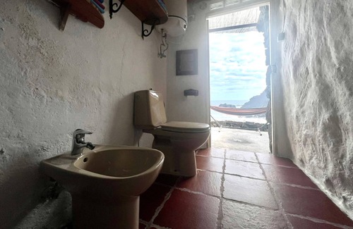 Valverde Cottage | Casa Cueva en primera linea de Mar, con barbacoa