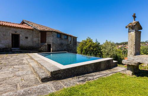 Guilhofrei House | Casa da Capela by House and People