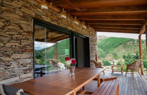 Casares Ski Chalet | Casa da Eira Velha