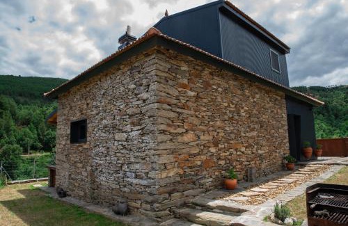 Casares Ski Chalet | Casa da Eira Velha