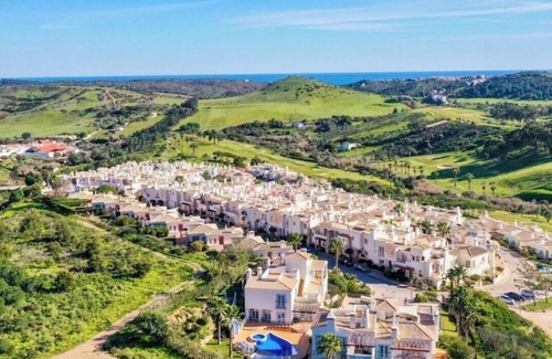 Budens House | Casa da Luz 9, golf View townhouse
