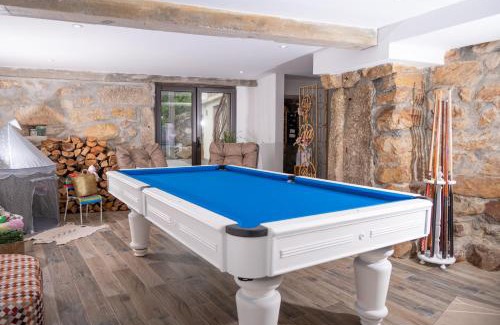 Bouro House | Casa da Pausa by TonsdeVerde