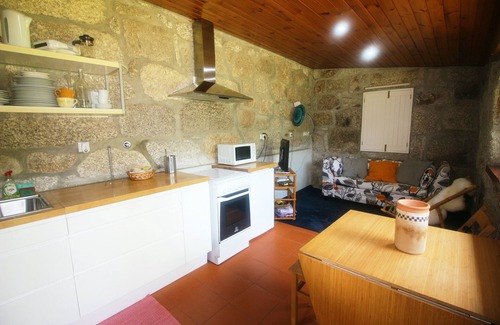 Parada de Bouro Cottage | Casa da Piscina - Casas do Rio by Gerês Casas