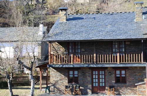 Braganca Cabin | Casa da Ponte Rio de Onor