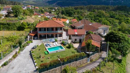 Arcos de Valdevez House | CASA DA ROSARINHO - Casa de Campo Privada com Piscina - Arcos de Valdevez