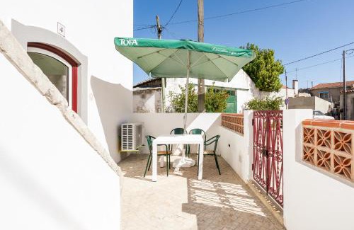 Carvalhal Benfeito House | Casa da Varanda