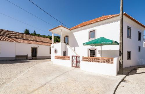 Carvalhal Benfeito House | Casa da Varanda