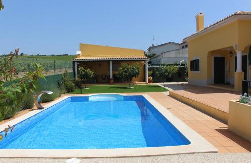 Vila Nogueira de Azeitao House | Casa da Vinha Azeitão