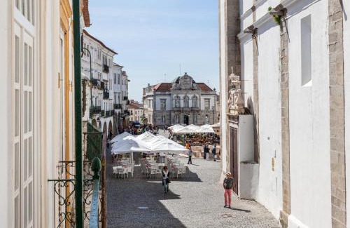 Evora Apartment | Casa das Arcadas, free Garage - Praça de Giraldo