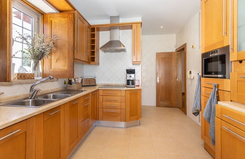 Vila Nogueira de Azeitao Ski Chalet | Casa Das Azeitonas