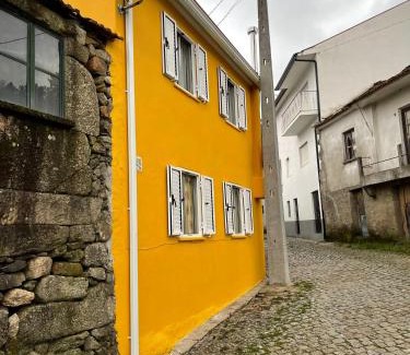 Castro Daire House | Casa das bonecas