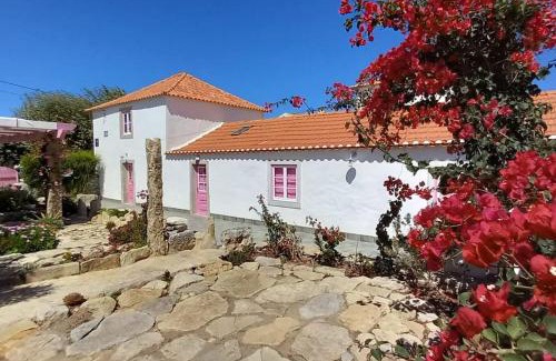 Sao Joao das Lampas House | Casa das bonecas