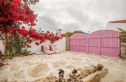 Sao Joao das Lampas House | Casa das bonecas