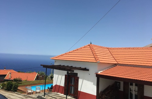 Lombada Velha House | Casa das Marias - Countryside House with Private Heated Pool