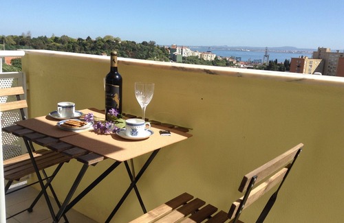 Beato Apartment | Casa das Olaias & Closed Private Parking