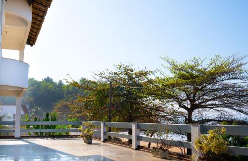 Iriri Villa | Casa de 850m2 e piscina na Praia de Santa Helena.