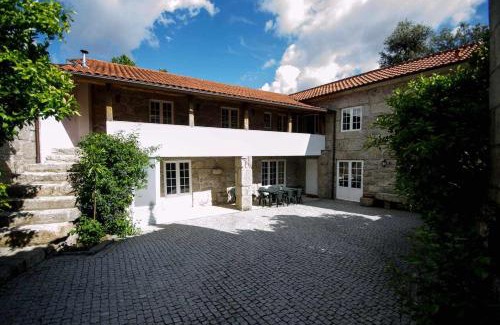 Molares House | Casa de Barreiros Camélias de Basto