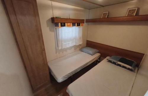 Burinhosa Resort | Casa de Camping Land's Hause