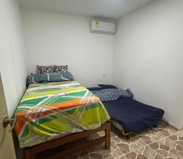 Sabanilla House | Casa de campo con piscina, aire acondicionado, estacionamiento privado con BBQ