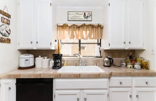 Anaheim Colony Historic District House | Casa de Citron Near Disney