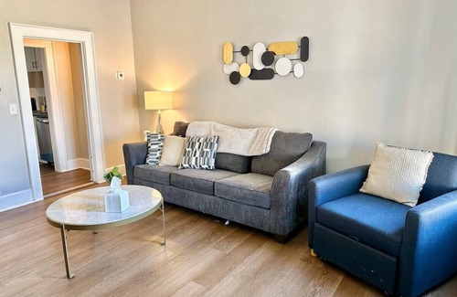 Evansville House | Casa de Color - 2BR/1BA Townhome near Downtown