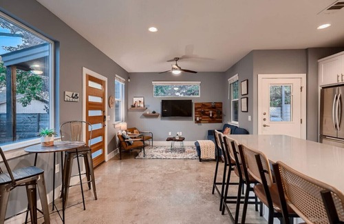 St. John - Coronado Hills House | Casa de Ellie J | Newer Home, Private, great for short or longer stays, & Close to Downtown!