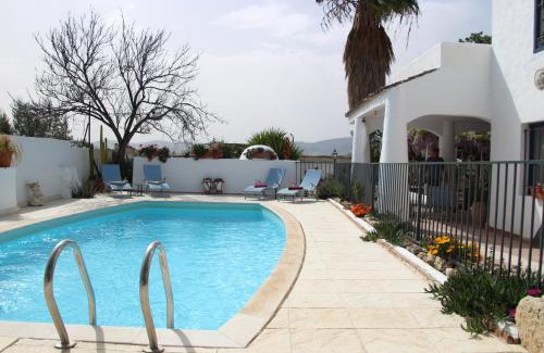 Fuente-Tojar House | Casa de Familia Cortijo La Cubertilla