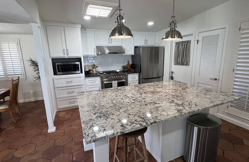 El Paso House | Casa De Ferrari - Charming Westside 3 bedroom 2 bathroom 1,900sf Sleeps 10