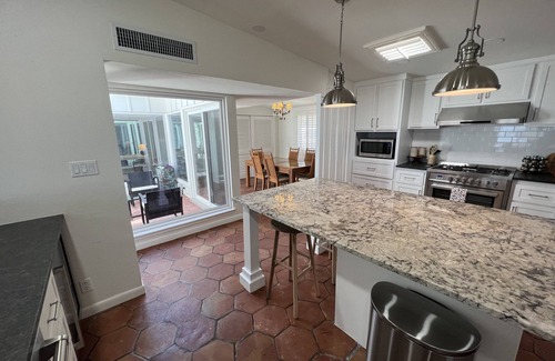 El Paso House | Casa De Ferrari - Charming Westside 3 bedroom 2 bathroom 1,900sf Sleeps 10