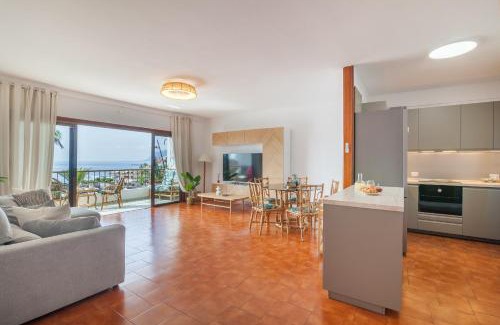 Santiago del Teide Apartment | CASA DE FRANCO - ocean view, 50m from Playa la Arena, fibre net