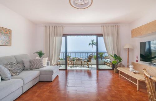Santiago del Teide Apartment | CASA DE FRANCO - ocean view, 50m from Playa la Arena, fibre net