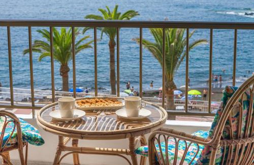 Santiago del Teide Apartment | CASA DE FRANCO - ocean view, 50m from Playa la Arena, fibre net
