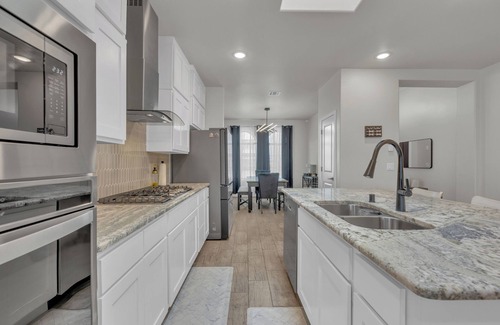 Biggs Field House | Casa De Horizon