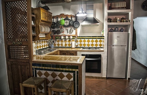 Bubion Cottage | Casa de la Fuente has panoramic views and is very comfortable