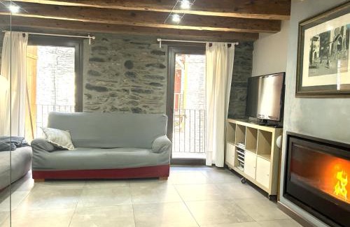 Escalo House | Casa de muntanya i familiar amb llar de foc by RURAL D'ÀNEU