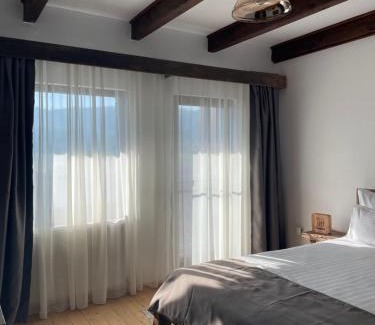 Nucsoara House | Casa de Oaspeti Caezu