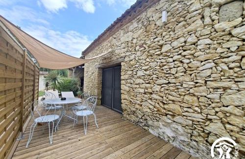 Lussan House | Casa de Pedra