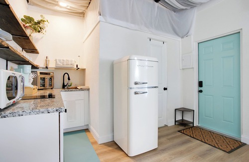 St. Petersburg - Clearwater Apartment | Casa De Sueños- Tranquil Oasis + Plunge Pool